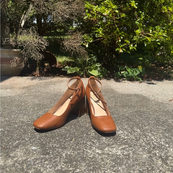 Michaels Tan Women's Heels - Picture 1 of 1